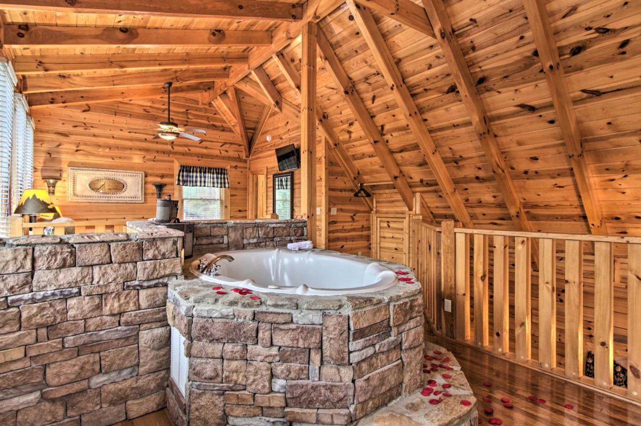 Cabin With Hot Tub About 2 Mi To Island In Pigeon Forge! Ngoại thất bức ảnh